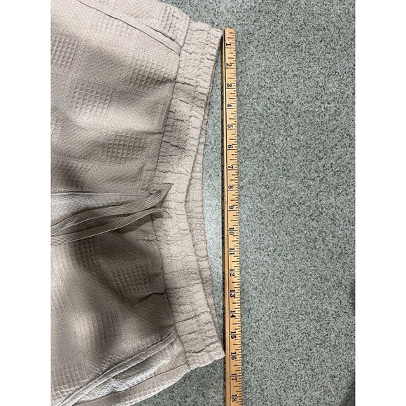 SAINTS STUDIO Men's Shorts Size Large Beige Textured Casual Cool Logo Pockets - Picture 3 of 13